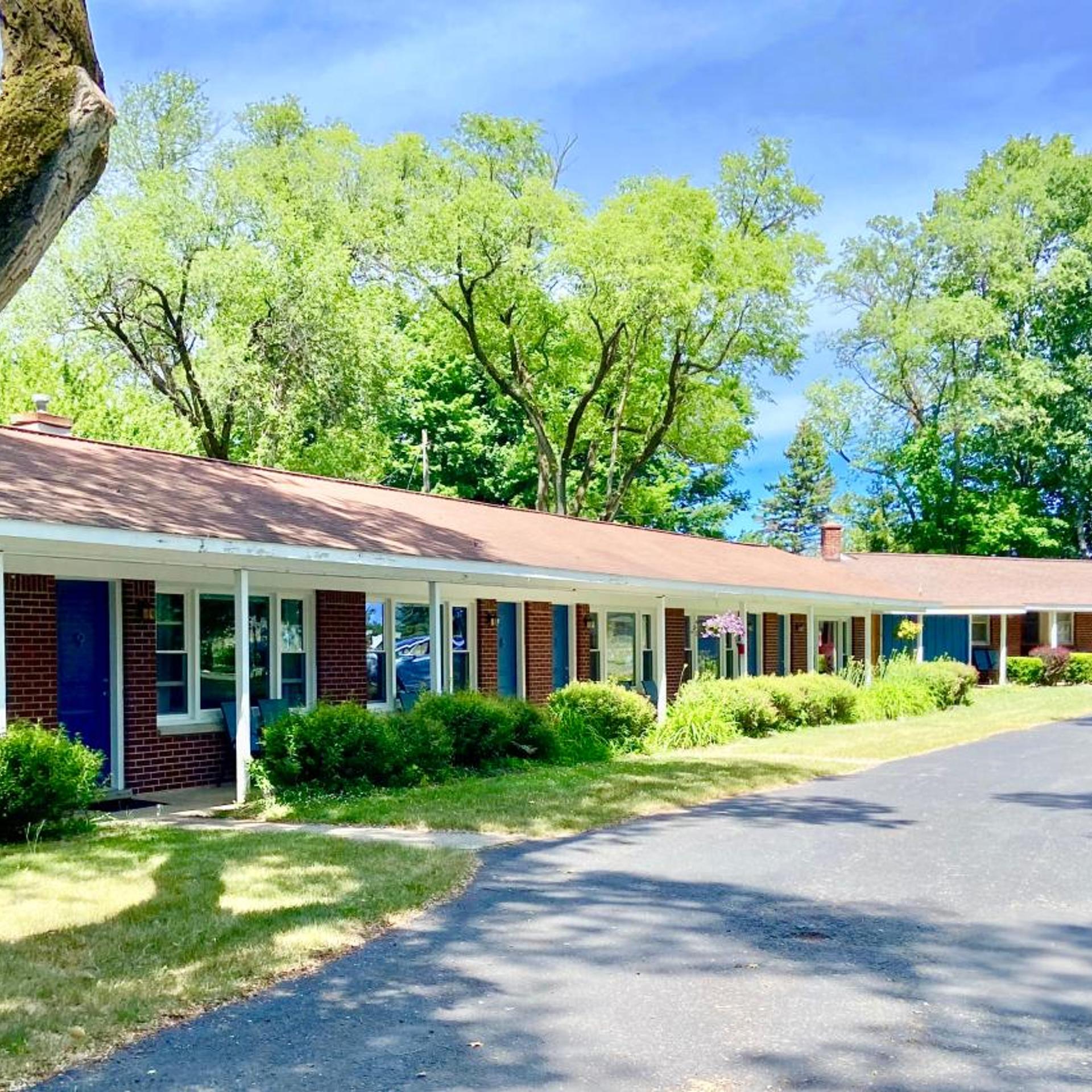Elk Rapids Lakeshore Inn 1