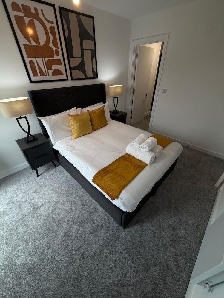 Berkeley Square Apartments 2