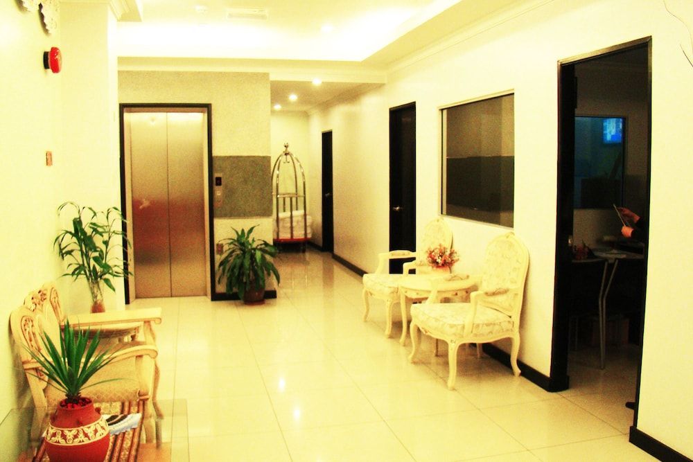 Adel Hotel 2