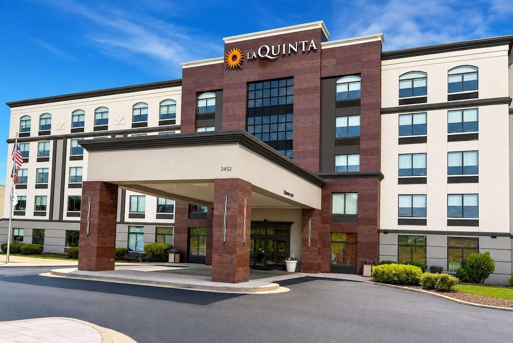 La Quinta Inn & Suites by Wyndham Duluth-Atlanta 1
