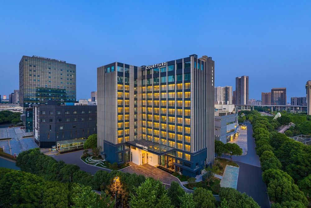 Courtyard by Marriott Jiangyin 1