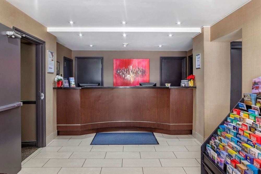 EconoLodge Downtown Toronto 2