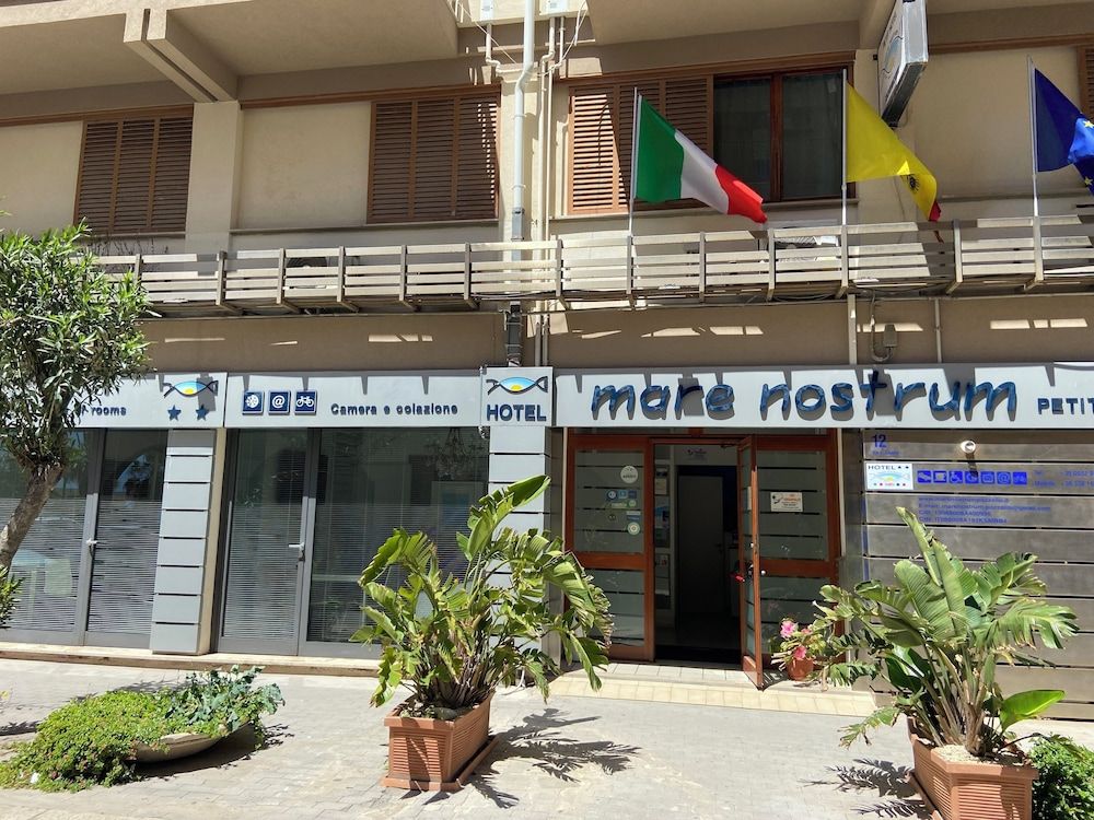 Mare Nostrum Petit Hôtel 1