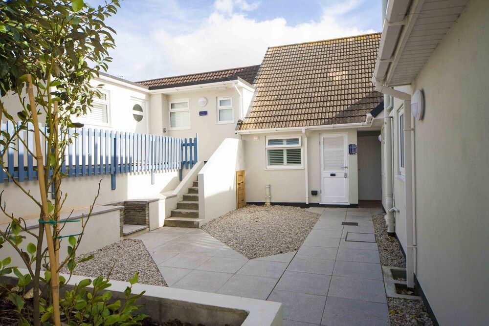 Mawgan Porth Apartments 2