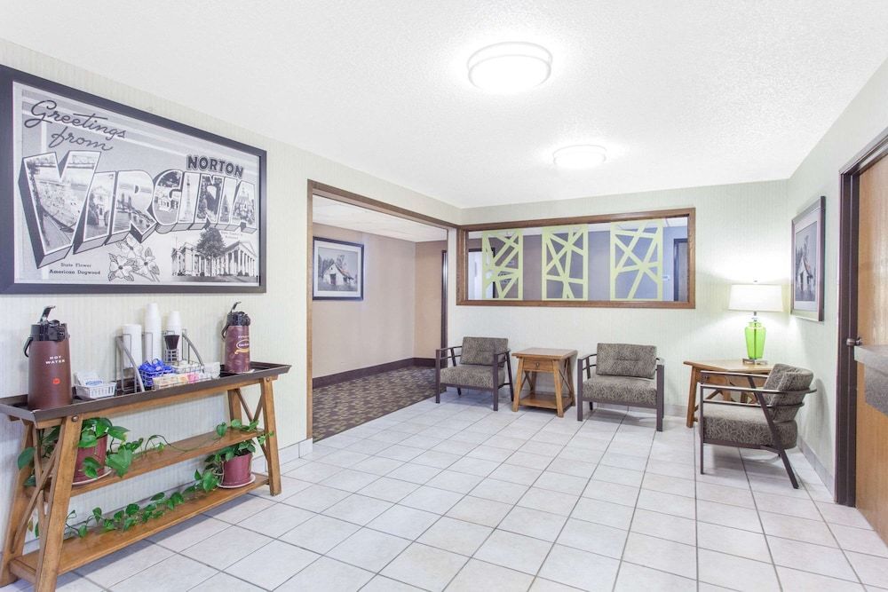 Super 8 by Wyndham Norton VA 2