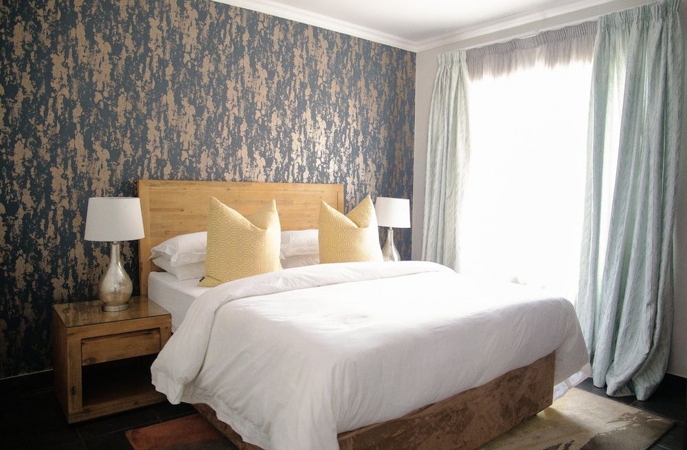 3 Lux Suites 1