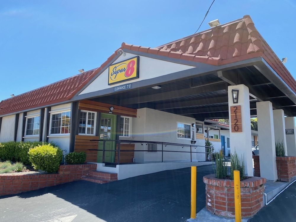 Super 8 by Wyndham Monterey 1