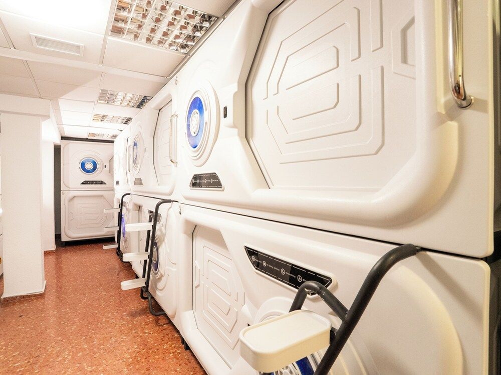 Just Hostel Capsules Alicante - FREE Towels & Luggage Storage - Near Railway 2