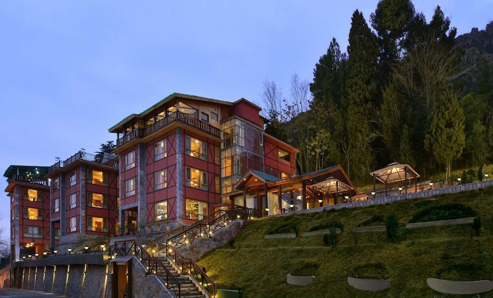 Golden Tulip Srinagar 1