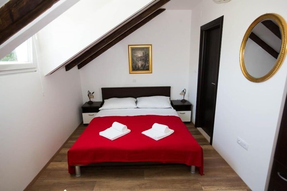 Villa Mia 2