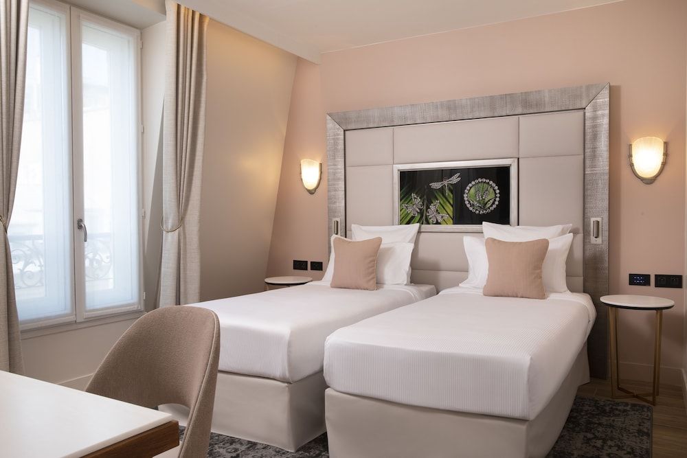 Hôtel des Champs-Elysées 1