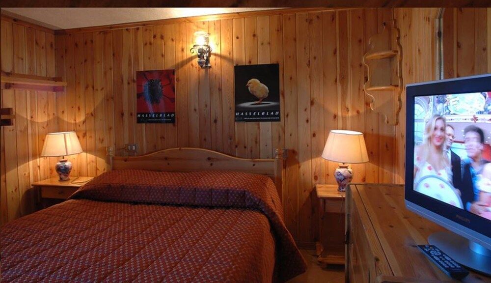 Chalet Garden 2