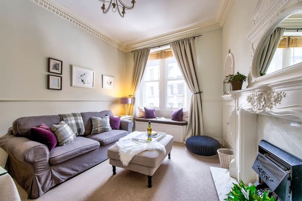 JOIVY 1-Bed Flat In Edinburgh Old Town 1
