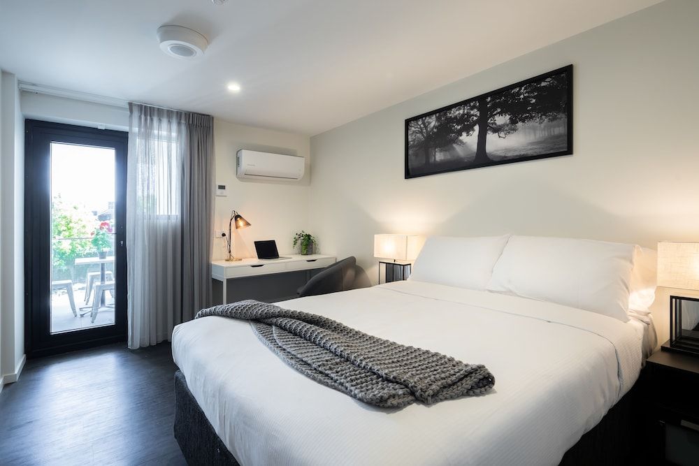 Ascot Budget Inn & Residences 1