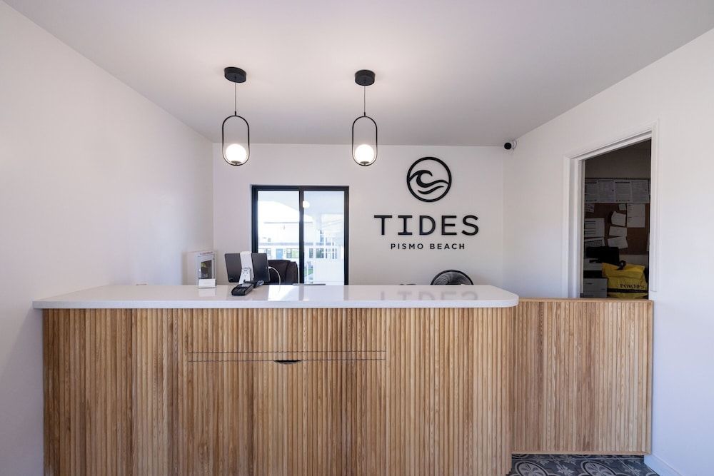 Tides Oceanview Inn and Cottages 2