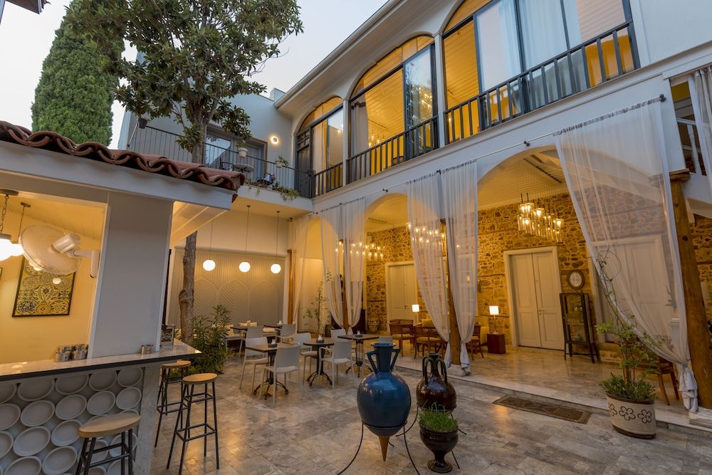 Delight Deluxe Hotel 1