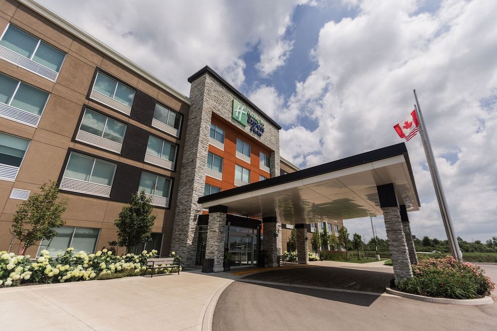 Holiday Inn Express & Suites WELLAND by IHG 1