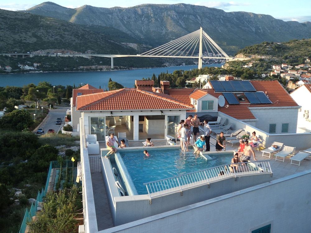 Villa Antea Apartments with Free Parking 2