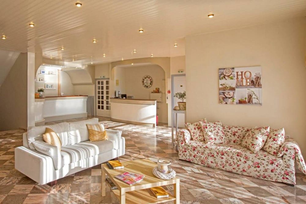 Aurora Beach Hotel 2