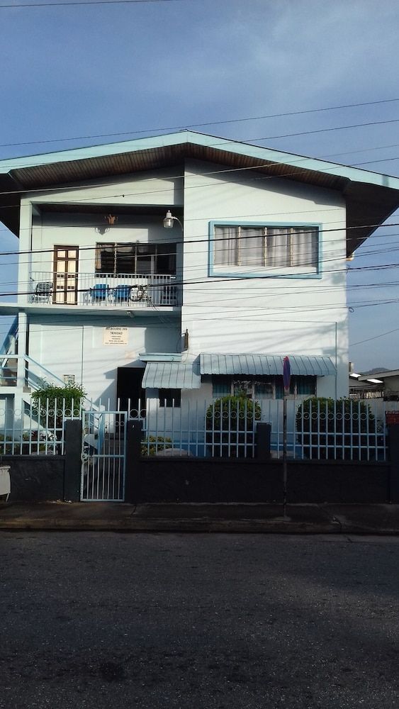 Melbourne Inn Trinidad 1