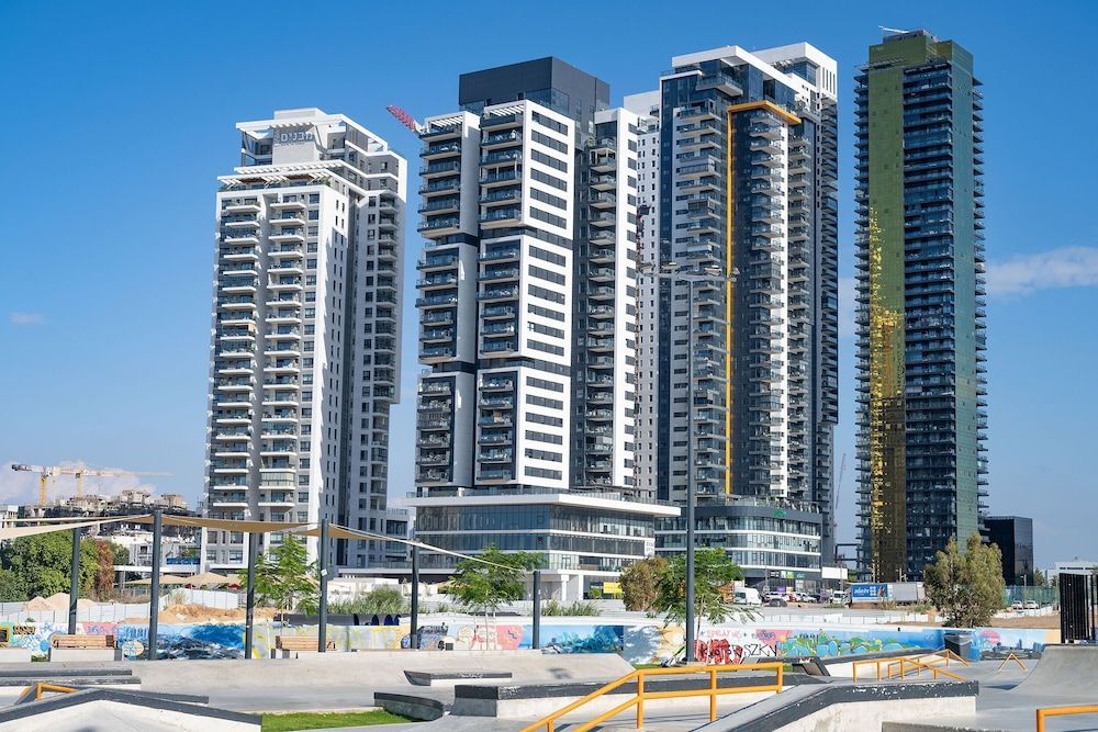 Hi-Yam SeaView Apartments & Suites - Building Shelter Available 1