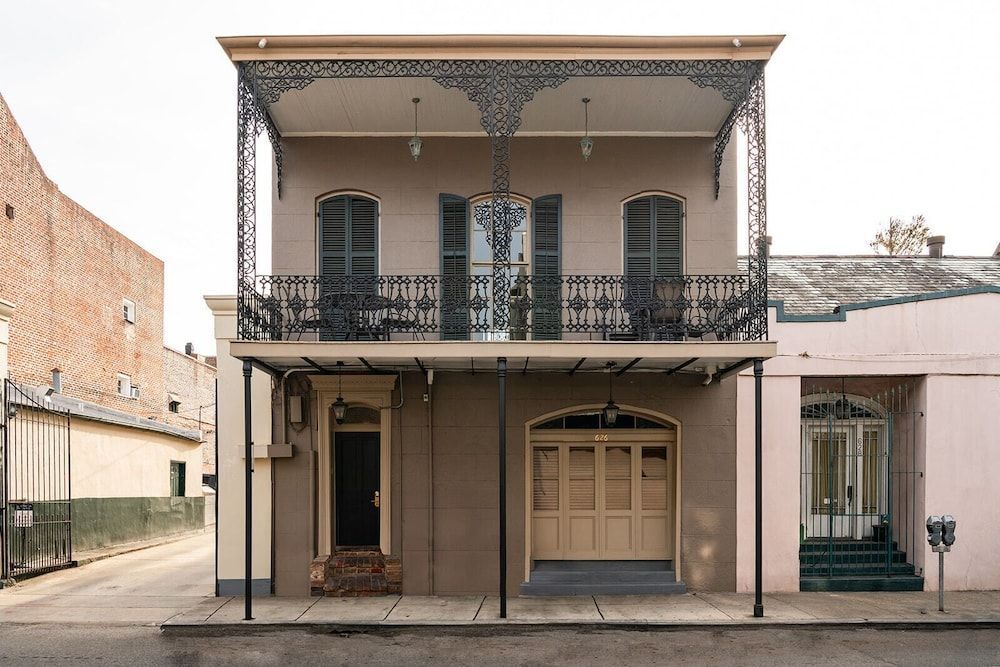 The Manor on St. Philip 1