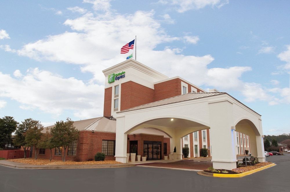 Holiday Inn Express FREDERICKSBURG SOUTHPOINT by IHG 1