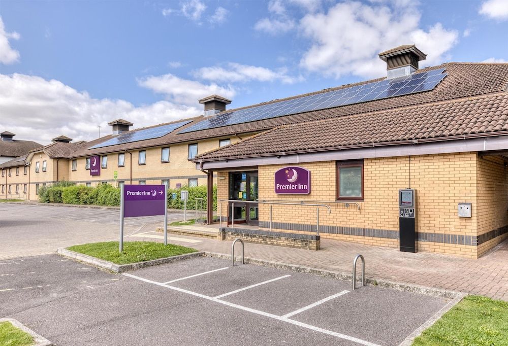 Premier Inn Basingstoke West 1