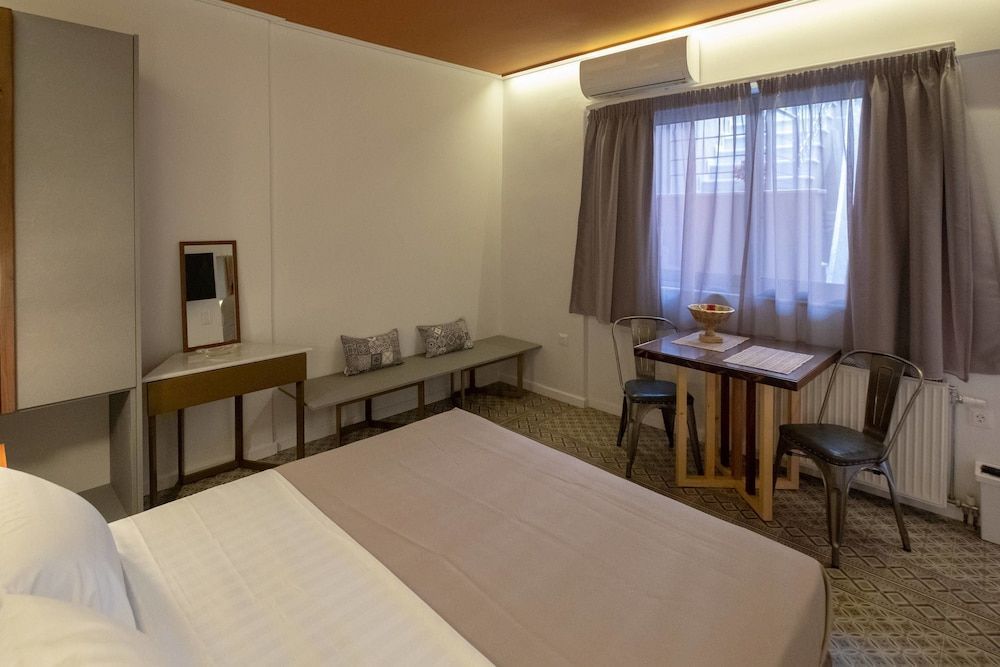 ATHENIAN YARD SUITES 2