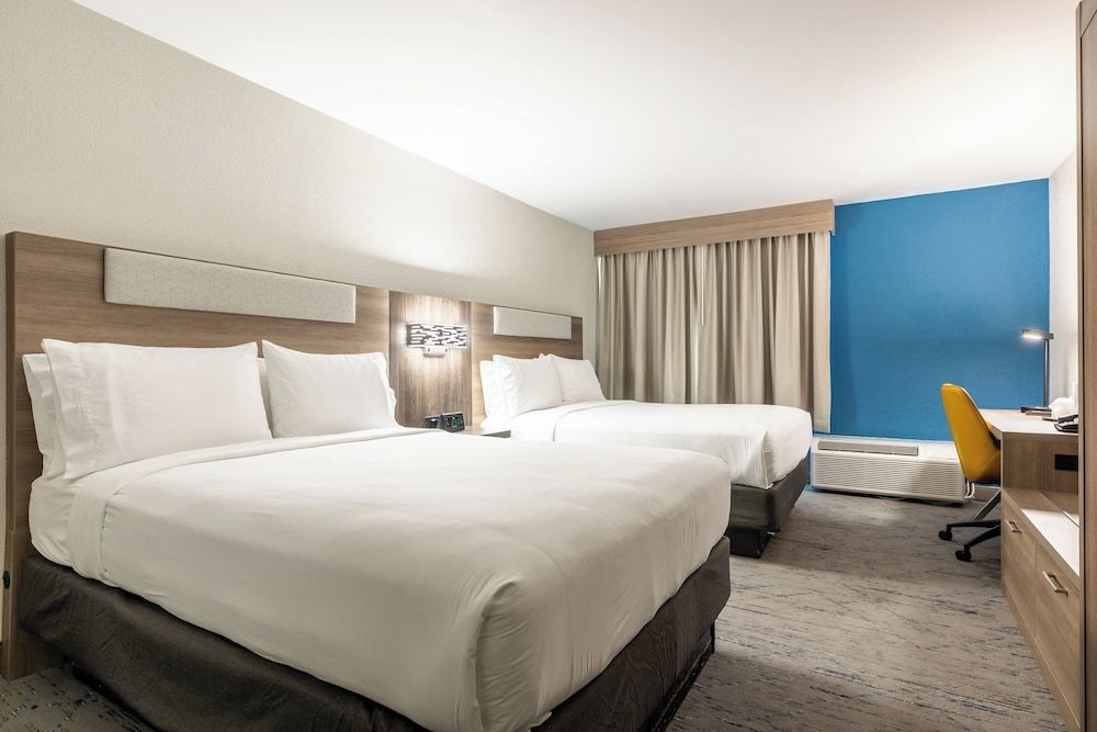 Holiday Inn Express VAN NUYS by IHG 2