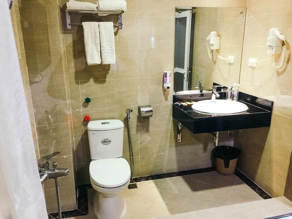 Hoàng Gia Hotel -150 Nghi Tàm HN - by BAY LUXURY 2
