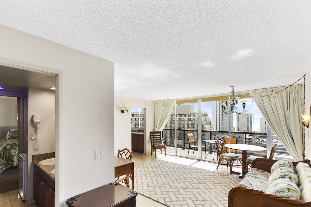 Waikiki Beach Condominiums 2