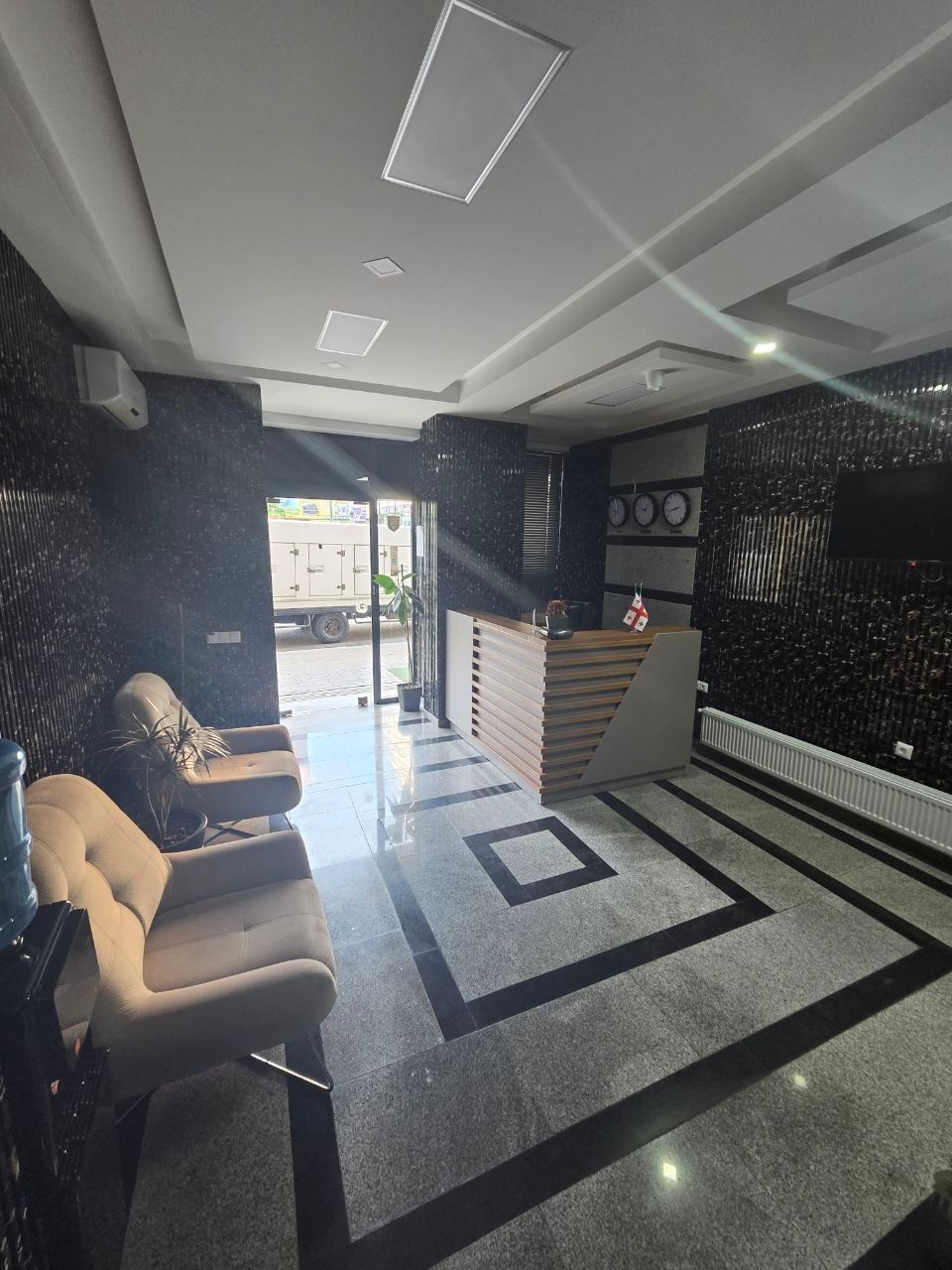 Hotel Corner 2