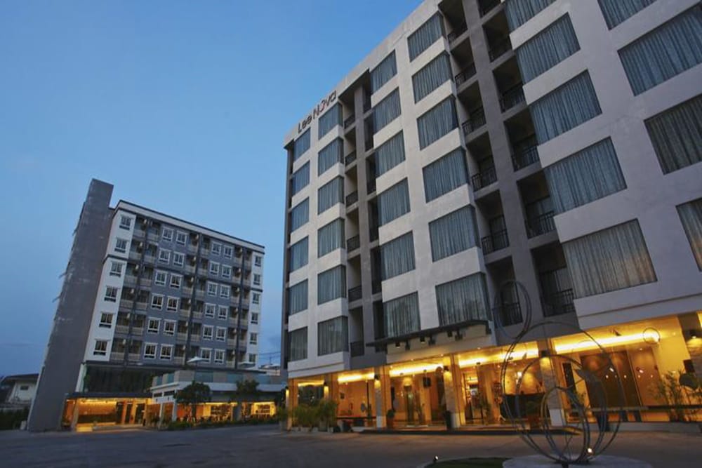 Leenova Hotel 1