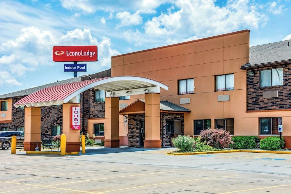 Econo Lodge Topeka at Wanamaker 1