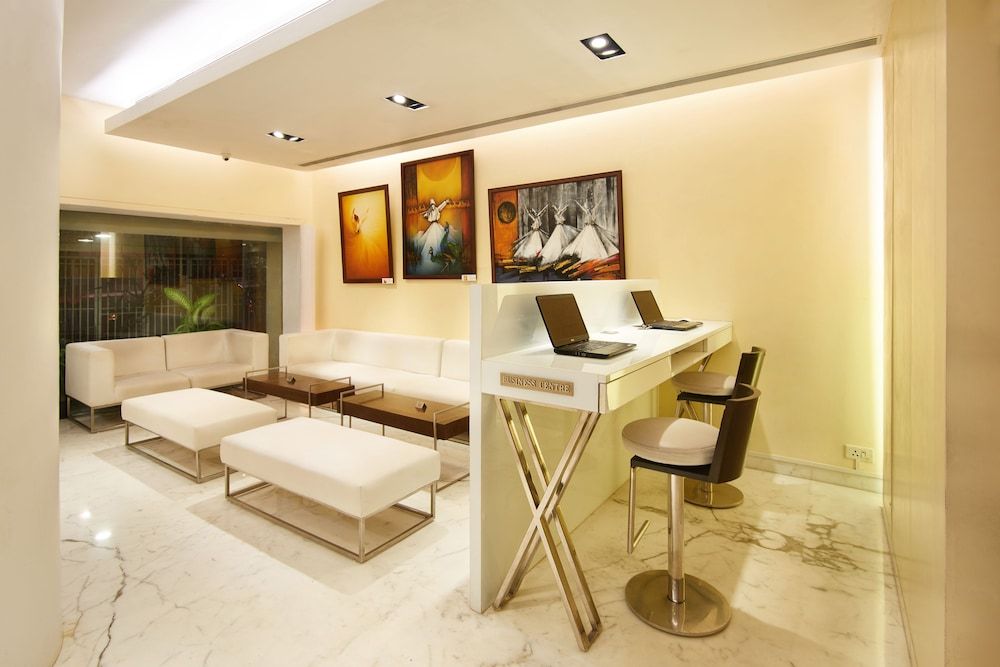 The Shalimar Hotel, Kemps Corner 2