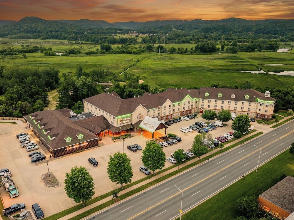 Stoney Creek Hotel La Crosse - Onalaska 1