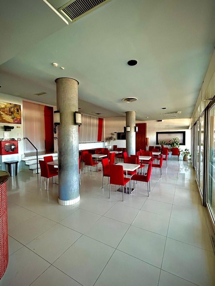 Hotel Sacramora 2
