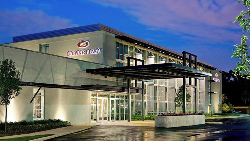 Crowne Plaza LOMBARD DOWNERS GROVE by IHG 1