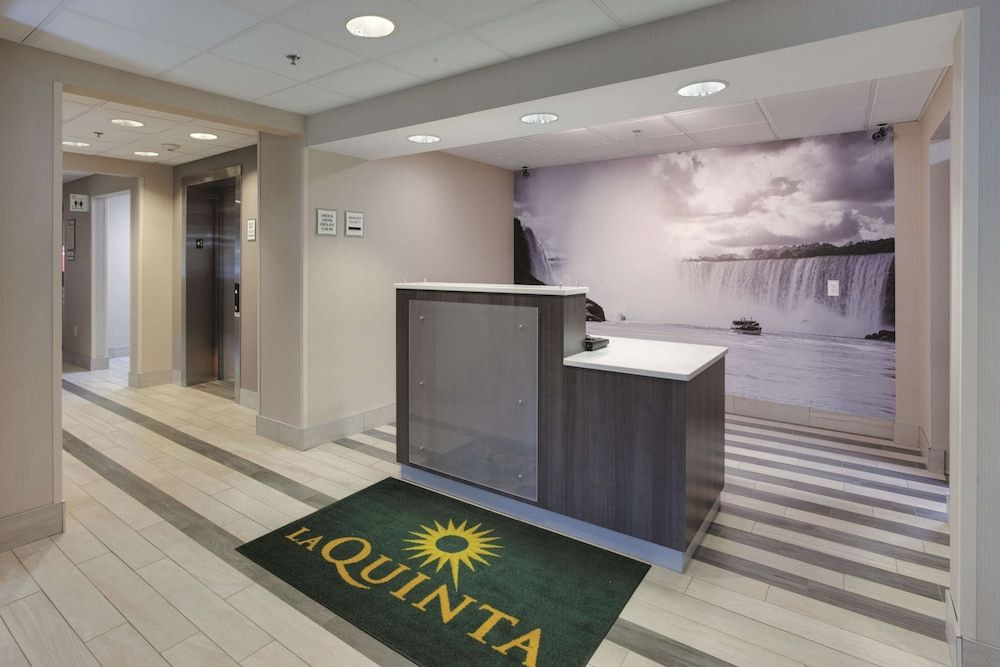 La Quinta by Wyndham Batavia 1