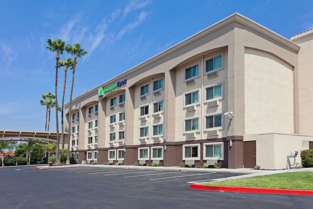 Holiday Inn Express SAN BERNARDINO - COLTON by IHG 1