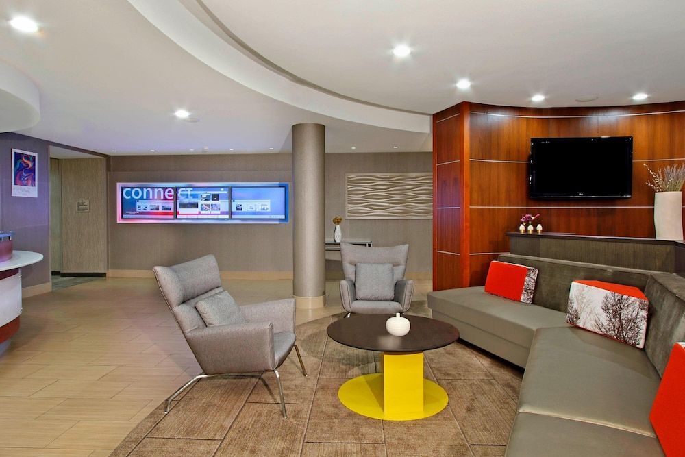 SpringHill Suites by Marriott Madera 2