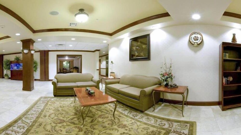 Holiday Inn Express & Suites LEVELLAND by IHG 2