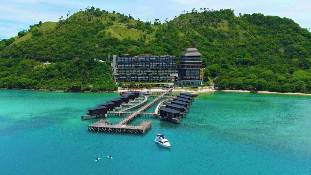 Katamaran Hotel & Resort Komodo 1