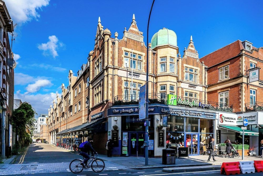 Holiday Inn Express LONDON - HAMMERSMITH by IHG 1