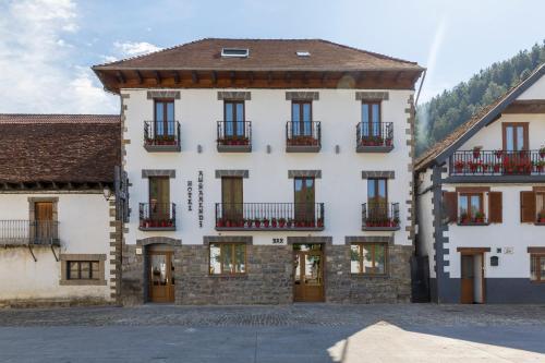 Hotel Rural Auñamendi 1