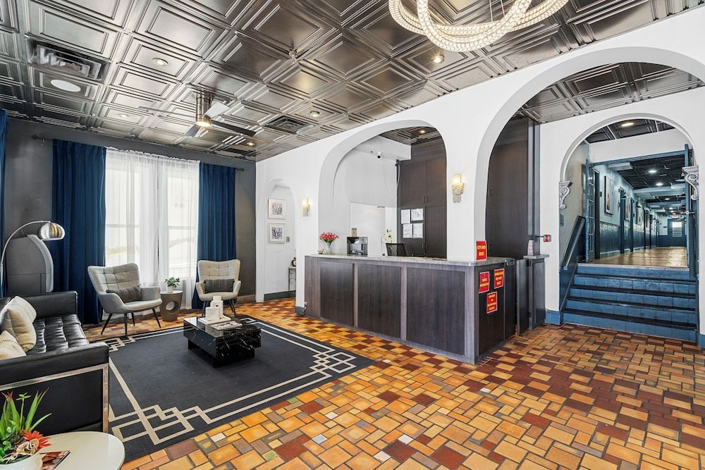 Nine20 Collins Apartments by Lowkl 2