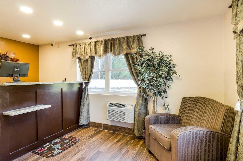 Rodeway Inn Middleboro-Plymouth 2
