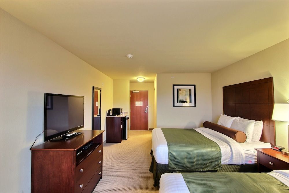 AmericInn by Wyndham Oshkosh 2