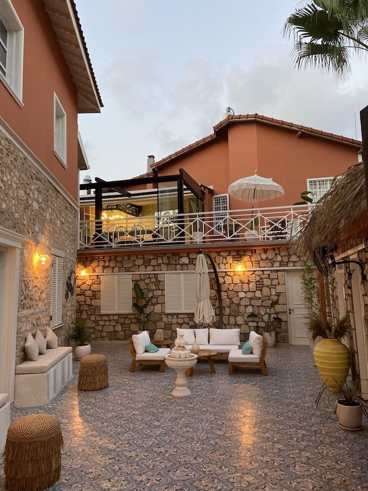 Noa's Boutique Hotel 1